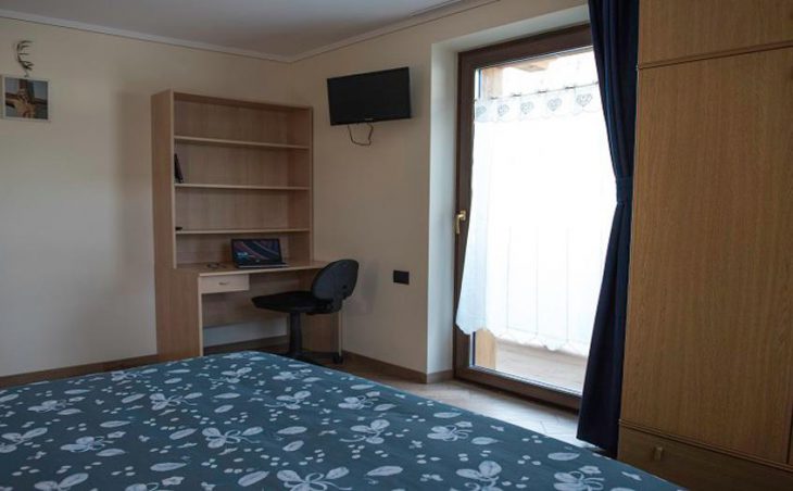 Dina Apartments, Livigno, Double Bedroom 2